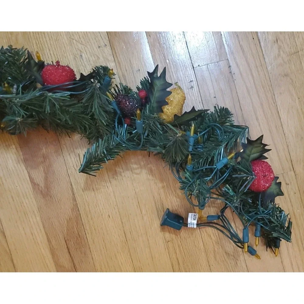 Vtg Garland Christmas Decor 7 Ft Long Warm Lights 6 Inches Wide Pinecones Fruit